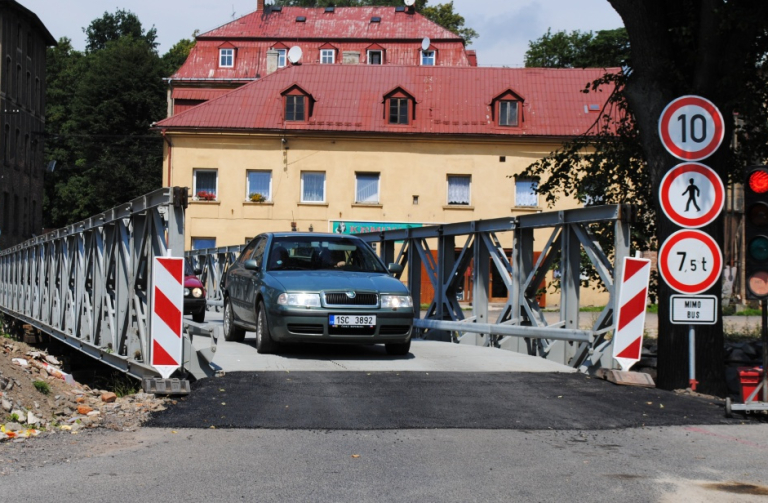 Provizorní most v Chrastavě byl otevřen v rekordním čase